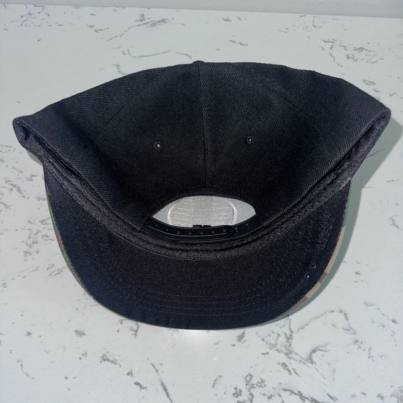 Black SnapBack - Picture 3 of 4